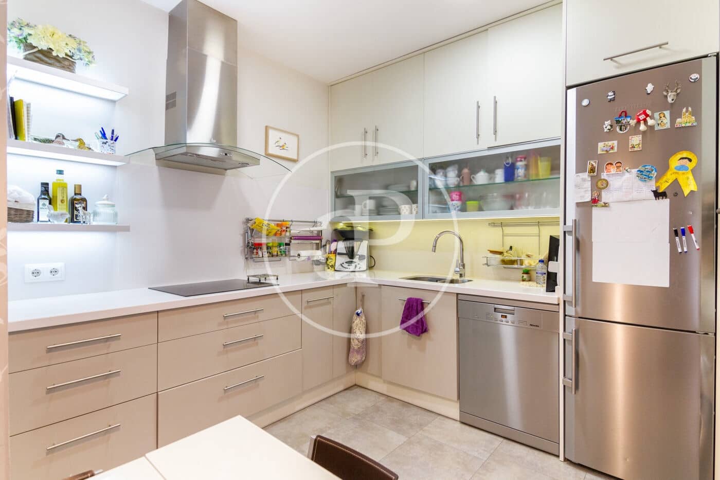 Apartamento de 3 habitaciones en Madrid ciudad en alquiler - 3.400 € (Ref: 9326471)