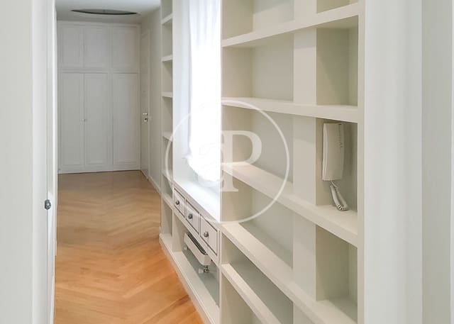 3 soveværelse Lejlighed til leje i Goya, Madrid by - € 3.400 (Ref: 9326471)