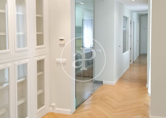 3 soveværelse Lejlighed til leje i Goya, Madrid by - € 3.400 (Ref: 9326471)