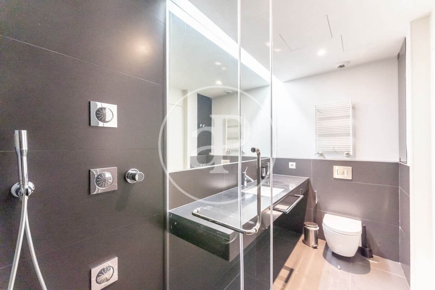 1 soveværelse Lejlighed til leje i Madrid by - € 3.200 (Ref: 9326473)