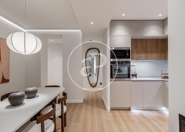 3 bedroom Apartment for sale in Universidad, Madrid city - € 1,230,000 (Ref: 9326475)