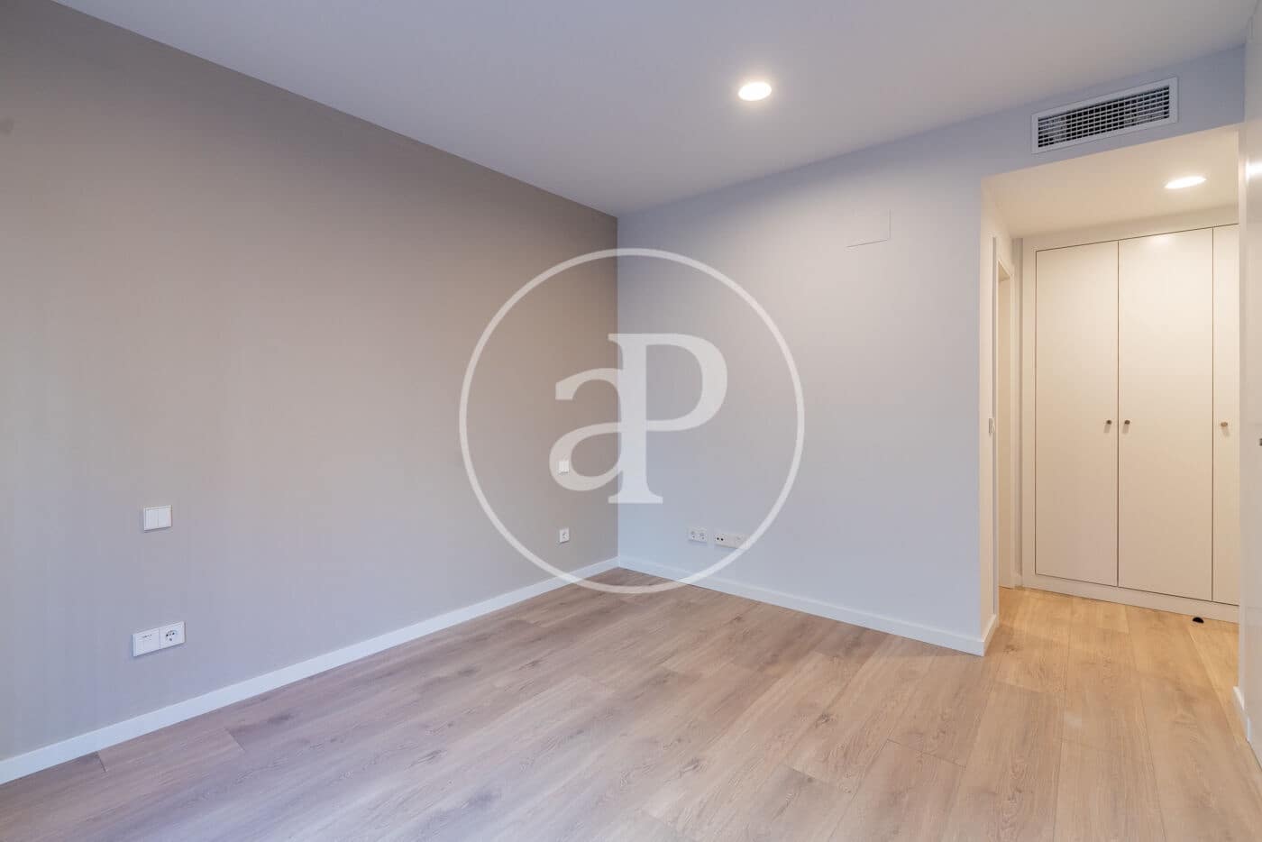 2 bedroom Apartment for rent in Madrid city - € 2,300 (Ref: 9338044)