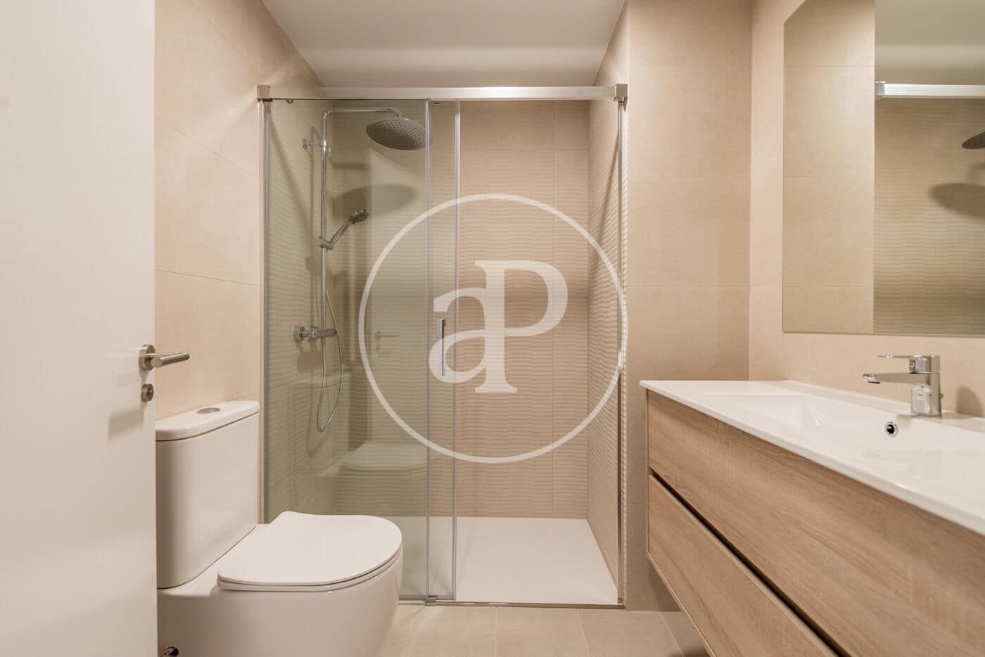 2 bedroom Apartment for rent in Madrid city - € 2,300 (Ref: 9338044)