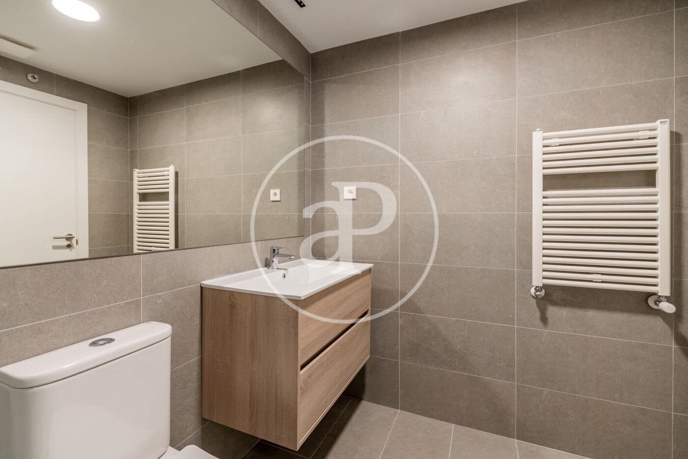 2 bedroom Apartment for rent in Madrid city - € 2,300 (Ref: 9338044)