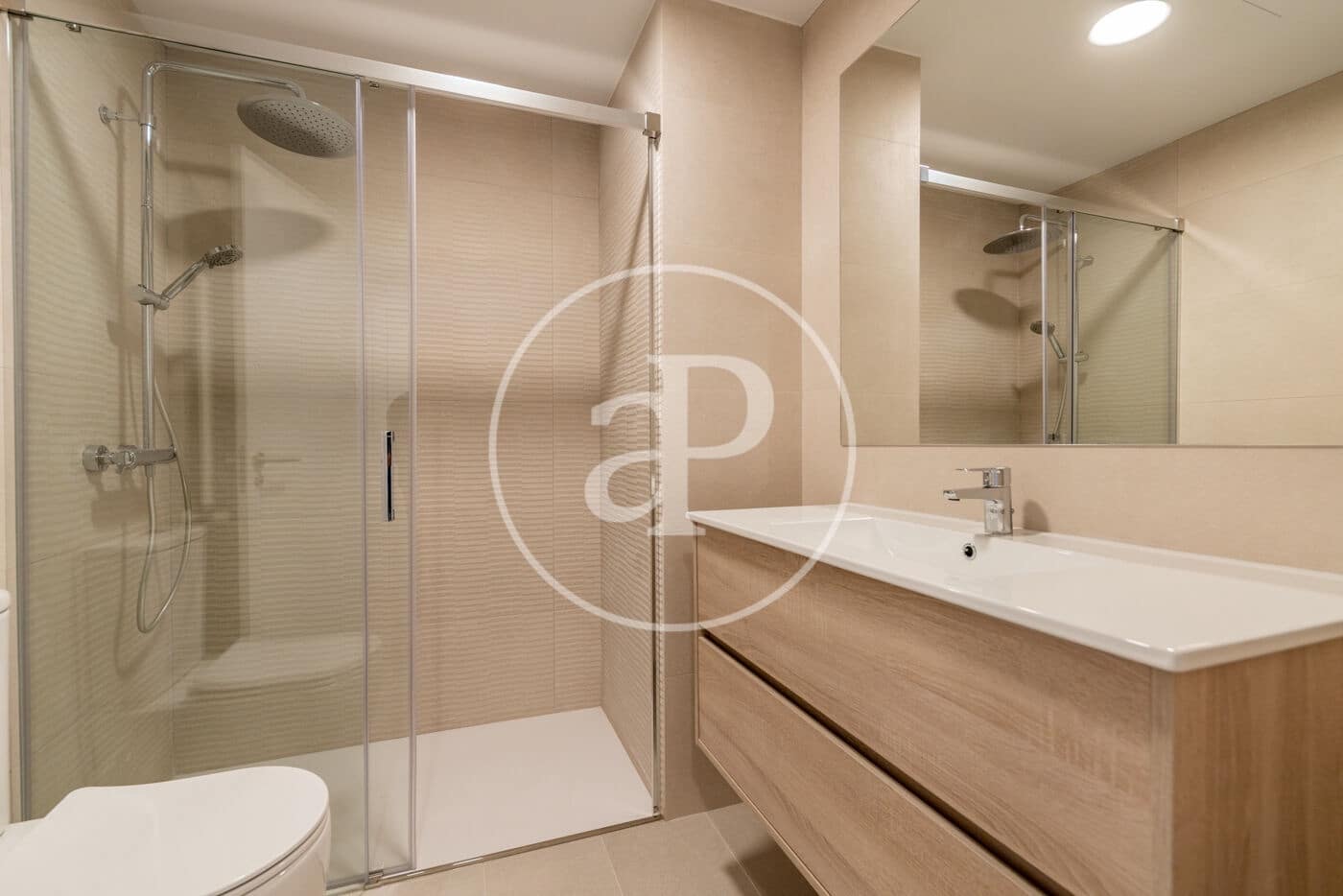 2 bedroom Apartment for rent in Madrid city - € 2,300 (Ref: 9338044)