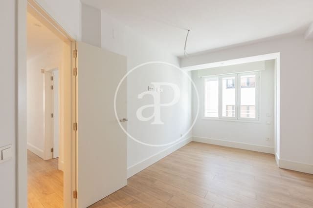 2 bedroom Apartment for sale in Argüelles, Madrid city with pool - € 1,185,000 (Ref: 9341211)