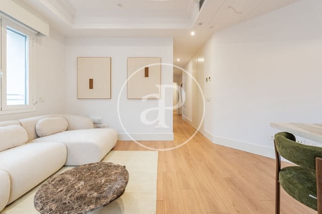 2 soveværelse Lejlighed til salg i Argüelles, Madrid by med swimmingpool - € 1.185.000 (Ref: 9341211)