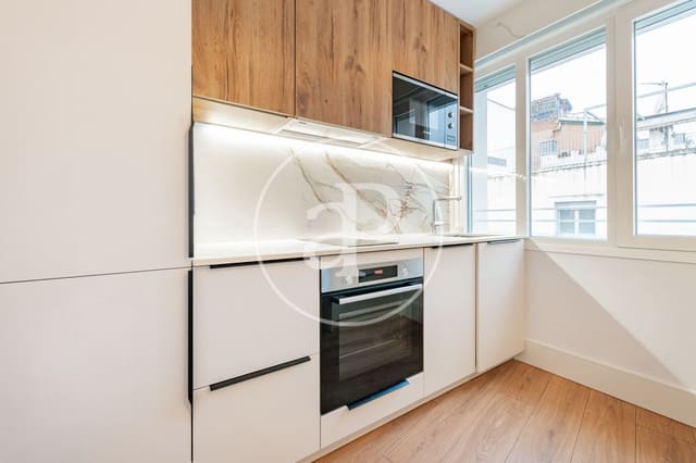 2 soveværelse Lejlighed til salg i Argüelles, Madrid by med swimmingpool - € 1.185.000 (Ref: 9341211)