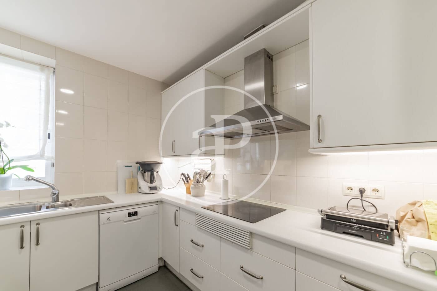 5 bedroom Apartment for rent in Madrid city - € 16,000 (Ref: 9341213)
