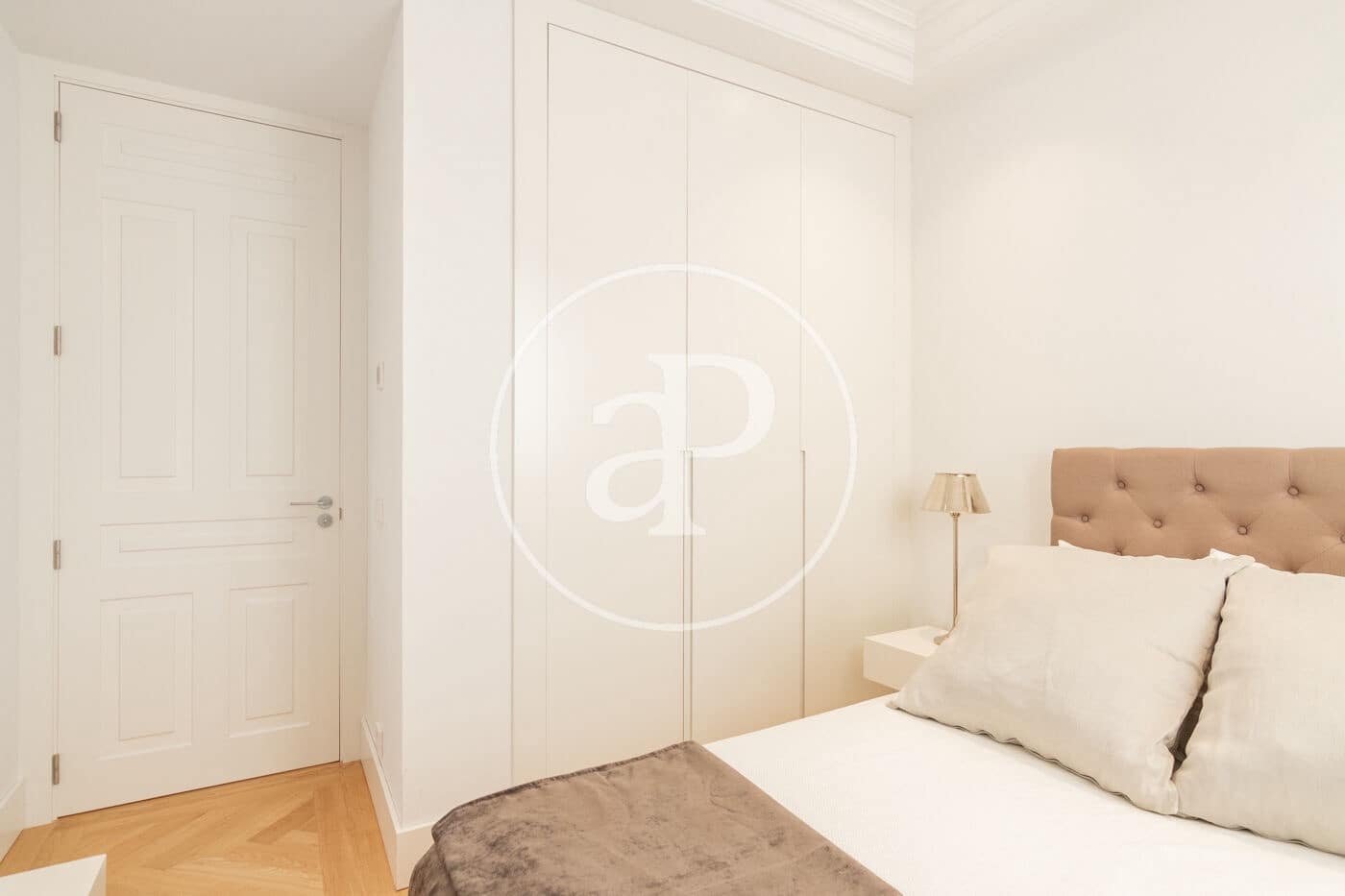 2 quarto Apartamento para arrendar em Madrid cidade - 6 500 € (Ref: 9341216)