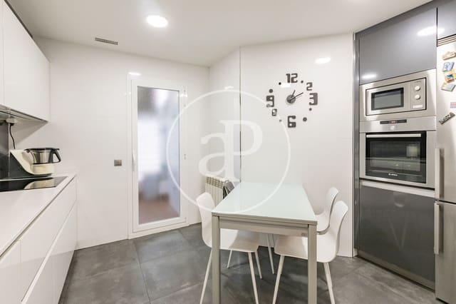 4 sypialnia Apartament na sprzedaż w Aravaca, Miasto Madryt z basenem - 895 000 € (Ref: 9347364)