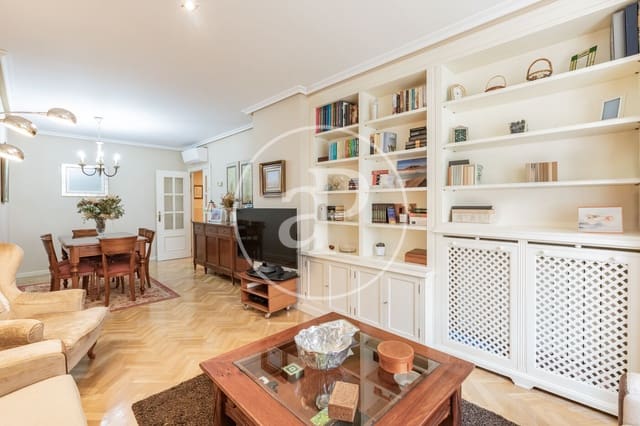 4 sypialnia Apartament na sprzedaż w Aravaca, Miasto Madryt z basenem - 895 000 € (Ref: 9347364)