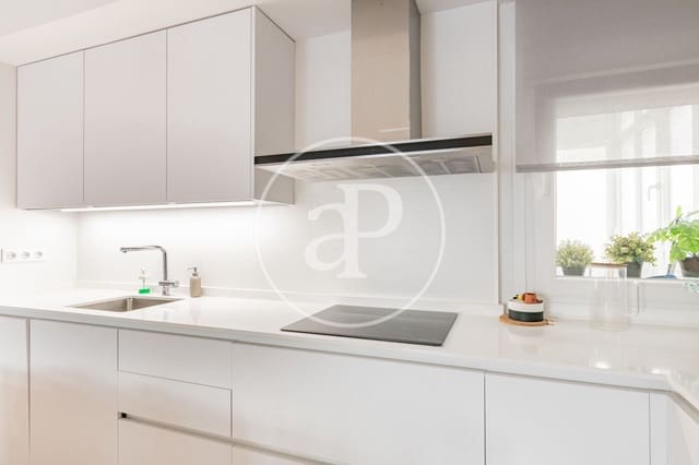 3 soveværelse Lejlighed til leje i Cuatro Caminos, Madrid by - € 3.700 (Ref: 9349560)