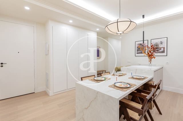 2 bedroom Apartment for sale in Universidad, Madrid city - € 860,000 (Ref: 9353627)