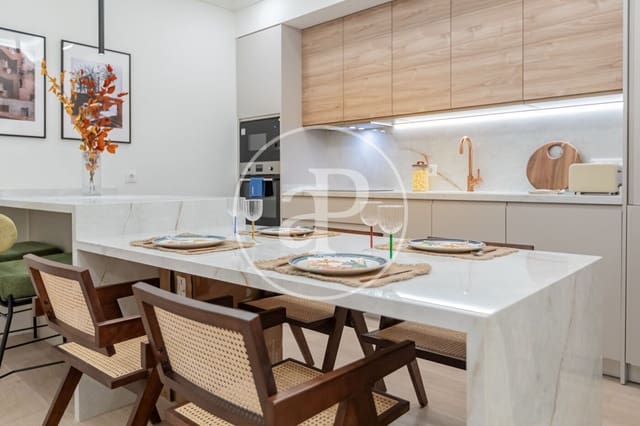 2 bedroom Apartment for sale in Universidad, Madrid city - € 860,000 (Ref: 9353627)