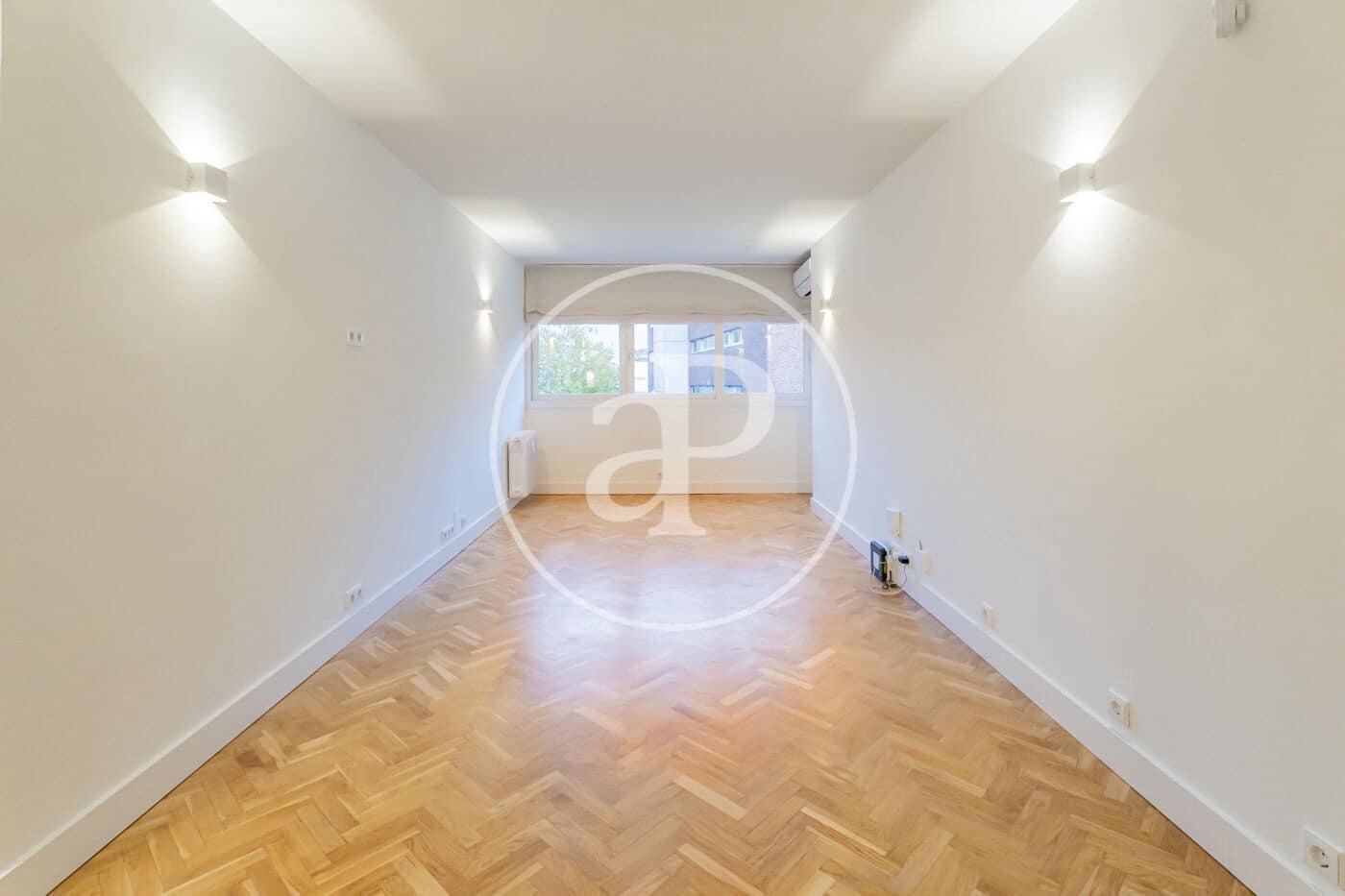 2 makuuhuone Huoneisto vuokrattavana paikassa Madrid kaupunki mukana uima-altaan - 2 000 € (Ref: 9355854)