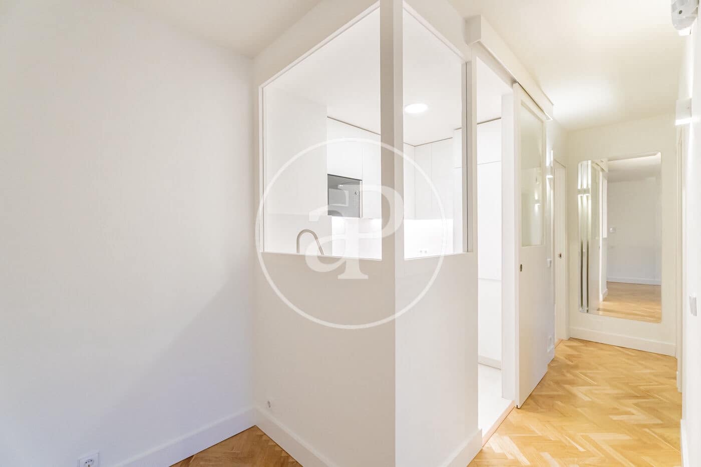 2 makuuhuone Huoneisto vuokrattavana paikassa Madrid kaupunki mukana uima-altaan - 2 000 € (Ref: 9355854)