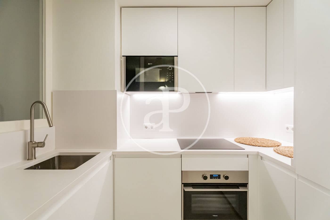 2 makuuhuone Huoneisto vuokrattavana paikassa Madrid kaupunki mukana uima-altaan - 2 000 € (Ref: 9355854)