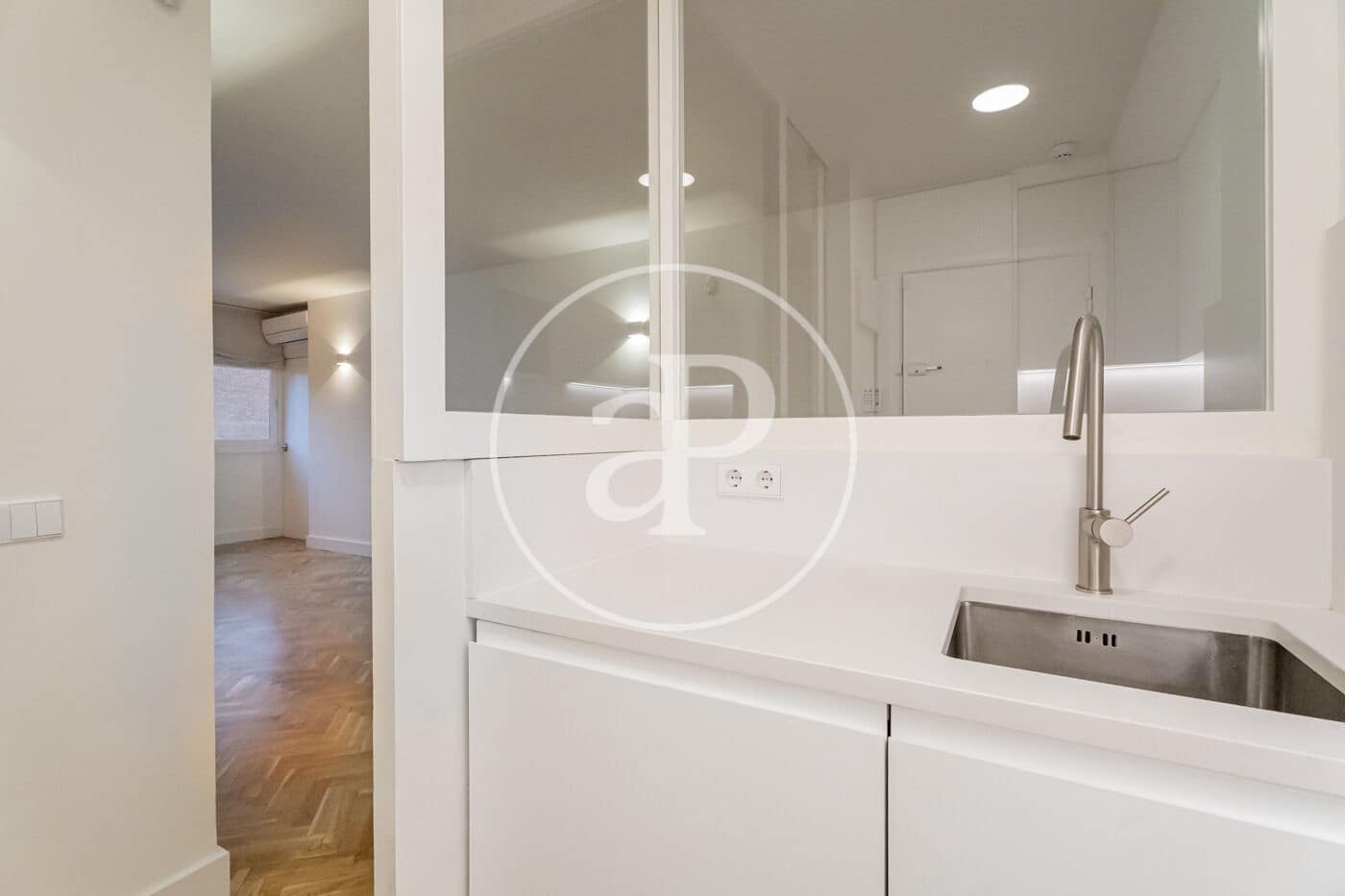 2 makuuhuone Huoneisto vuokrattavana paikassa Madrid kaupunki mukana uima-altaan - 2 000 € (Ref: 9355854)