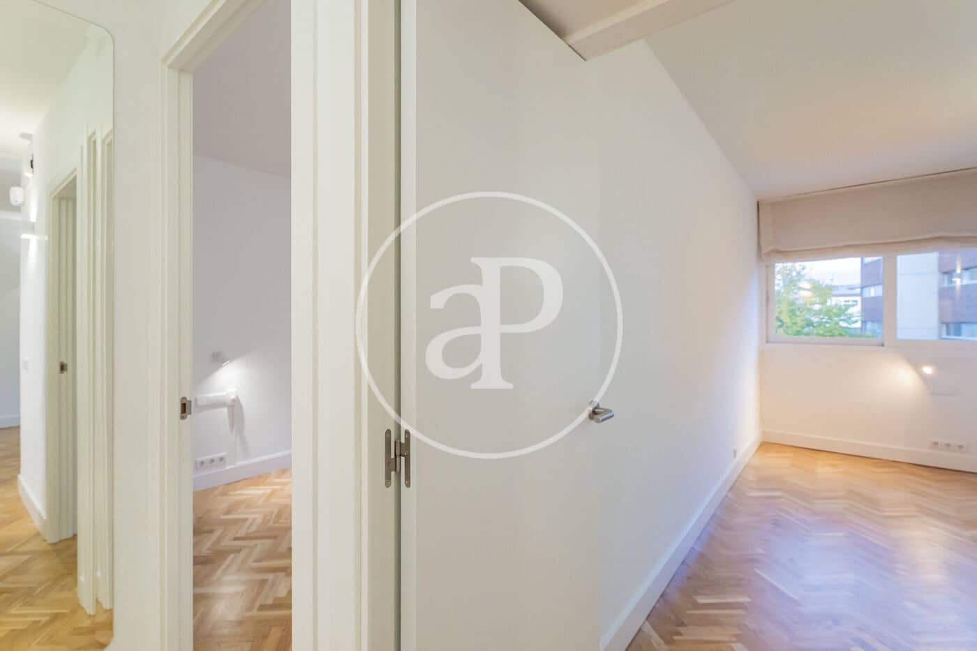 2 makuuhuone Huoneisto vuokrattavana paikassa Madrid kaupunki mukana uima-altaan - 2 000 € (Ref: 9355854)