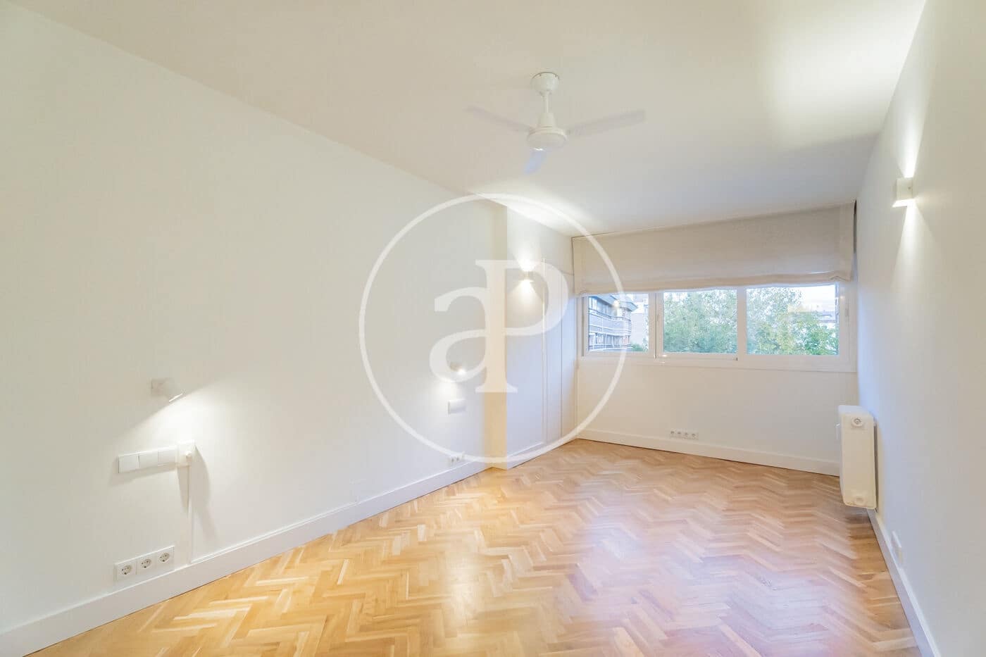 2 makuuhuone Huoneisto vuokrattavana paikassa Madrid kaupunki mukana uima-altaan - 2 000 € (Ref: 9355854)