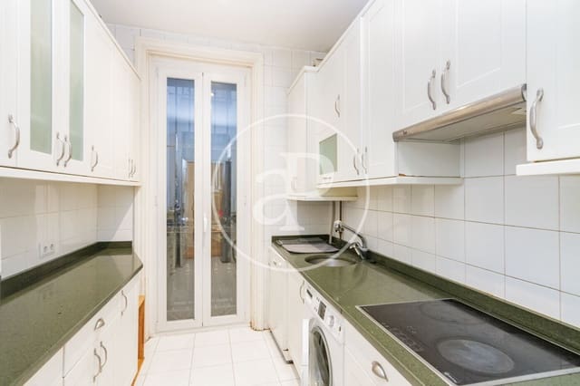 2 soveværelse Lejlighed til salg i Universidad, Madrid by - € 1.000.000 (Ref: 9355855)