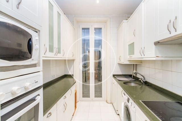 2 soveværelse Lejlighed til salg i Universidad, Madrid by - € 1.000.000 (Ref: 9355855)