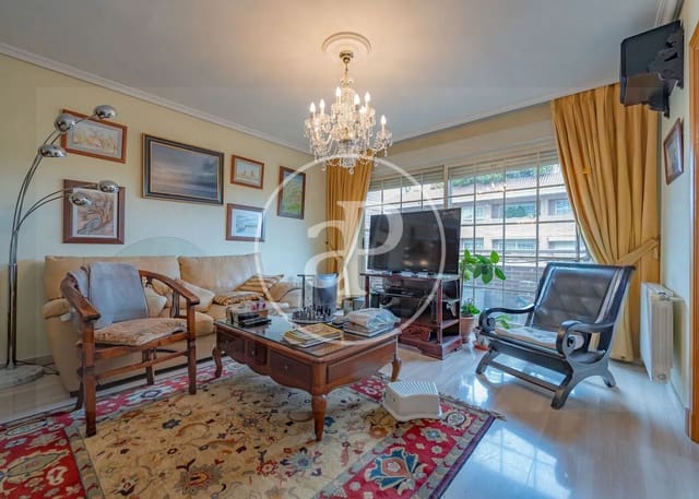 5 bedroom Apartment for sale in Aravaca, Madrid city with pool - € 1,170,000 (Ref: 9359599)