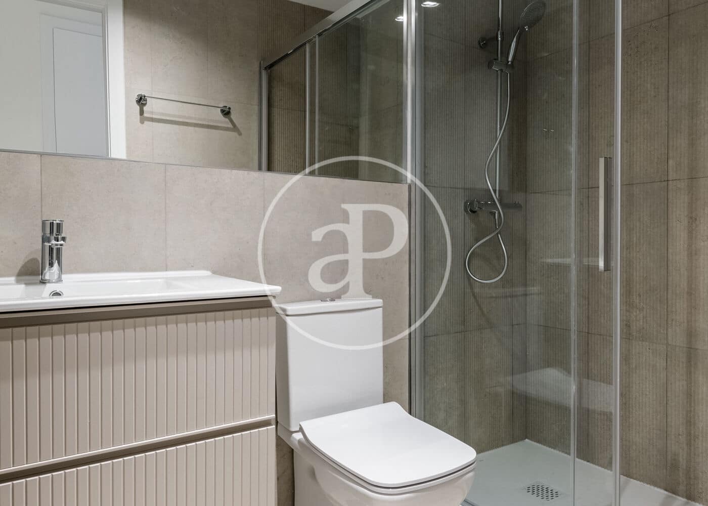 3 soverom Leilighet til leie i Madrid by - € 1 995 (Ref: 9359601)