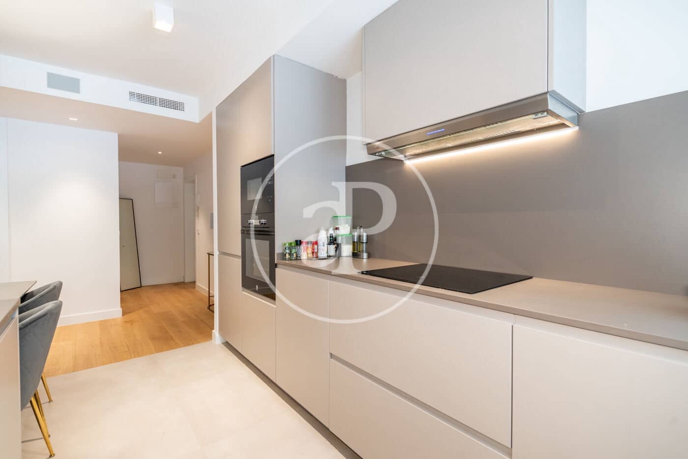 2 quarto Apartamento para arrendar em Madrid cidade - 3 100 € (Ref: 9362643)