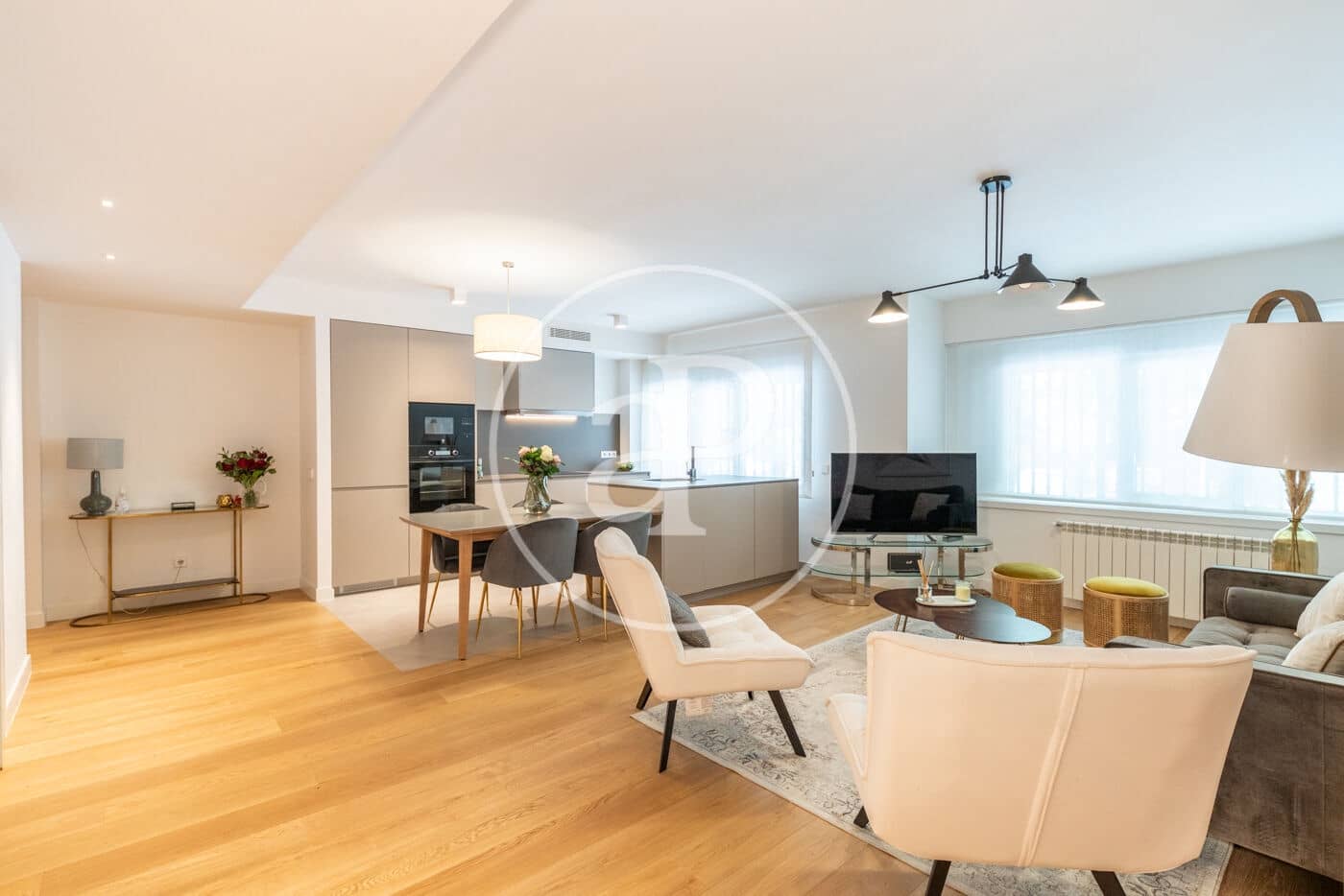 2 quarto Apartamento para arrendar em Madrid cidade - 3 100 € (Ref: 9362643)