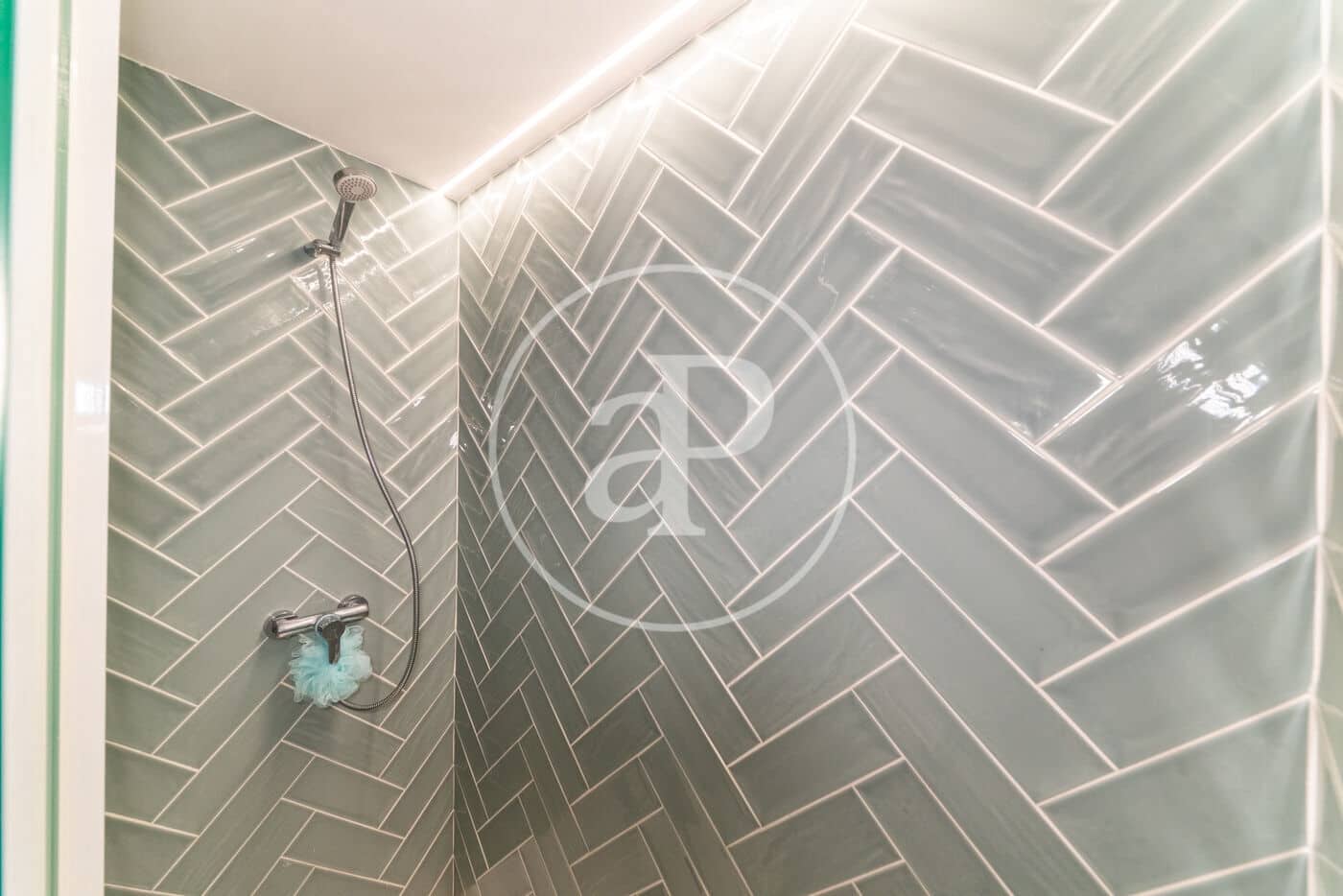 2 quarto Apartamento para arrendar em Madrid cidade - 3 100 € (Ref: 9362643)