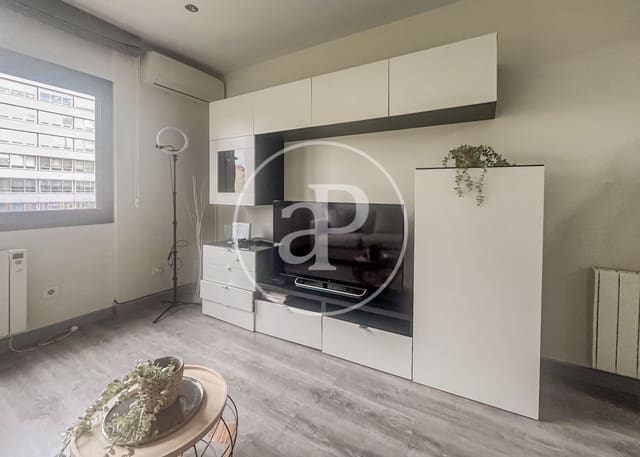 2 quarto Apartamento para arrendar em Castellana, Madrid cidade - 2 000 € (Ref: 9362646)