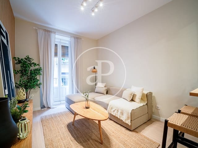 Appartement de 2 chambres à louer à Embajadores, Madrid ville - 1 550 € (Ref: 9362647)