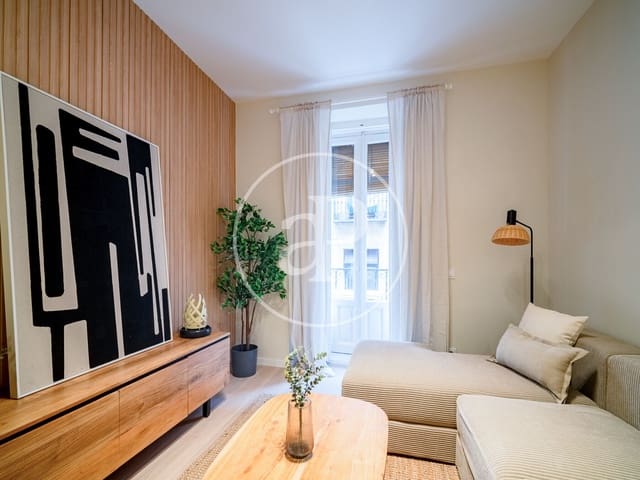 Appartement de 2 chambres à louer à Embajadores, Madrid ville - 1 550 € (Ref: 9362647)