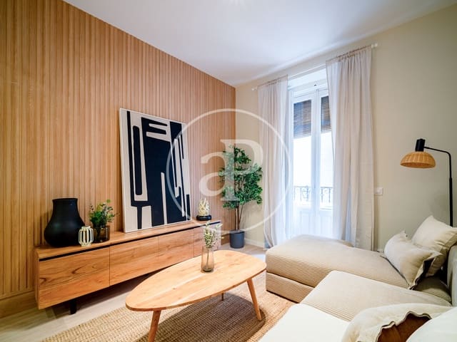 Appartement de 2 chambres à louer à Embajadores, Madrid ville - 1 550 € (Ref: 9362647)