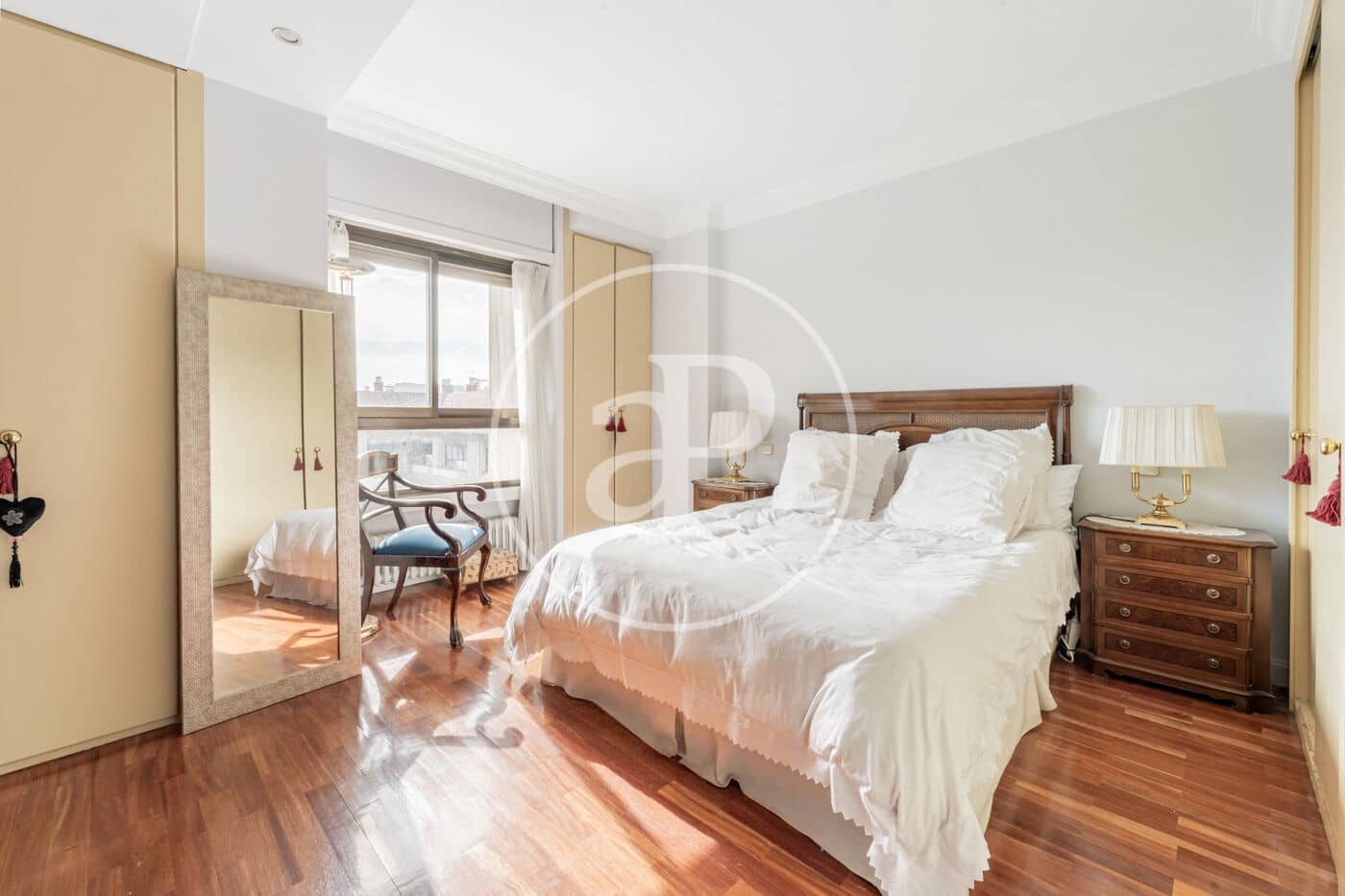 4 soveværelse Lejlighed til salg i Madrid by - € 2.060.000 (Ref: 9362648)