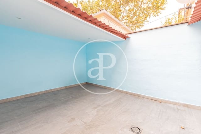 2 bedroom Apartment for rent in Ventas, Madrid city - € 1,600 (Ref: 9372008)