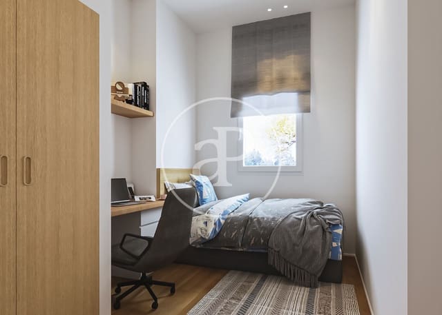 3 bedroom Apartment for sale in Pacífico, Madrid city - € 850,000 (Ref: 9372014)