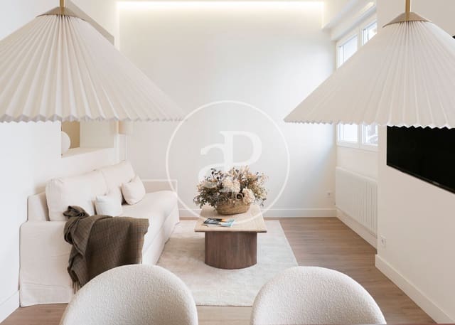 3 bedroom Apartment for sale in Rios Rosas, Madrid city - € 720,000 (Ref: 9372015)