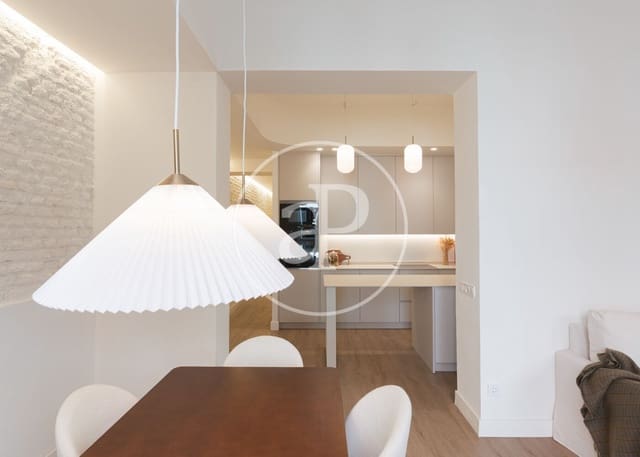 3 bedroom Apartment for sale in Rios Rosas, Madrid city - € 720,000 (Ref: 9372015)