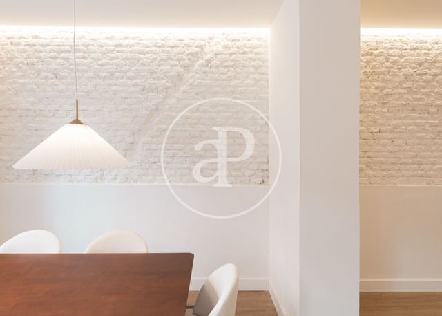 3 bedroom Apartment for sale in Rios Rosas, Madrid city - € 720,000 (Ref: 9372015)