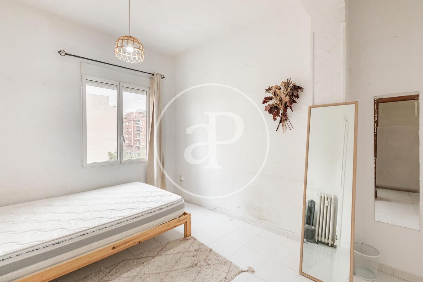 4 soveværelse Lejlighed til leje i Madrid by - € 2.700 (Ref: 9375343)