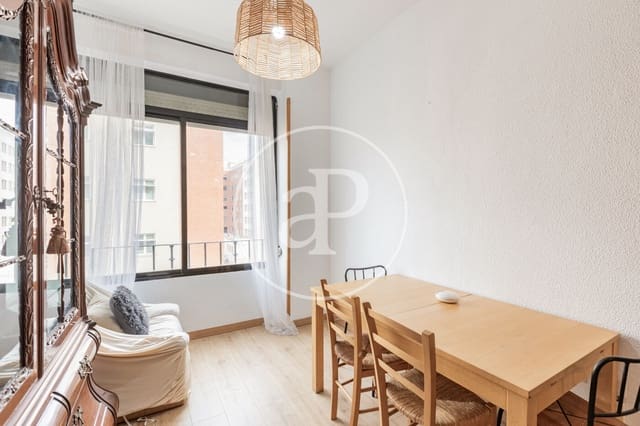 4 bedroom Apartment for rent in Gaztambide, Madrid city - € 2,700 (Ref: 9375343)
