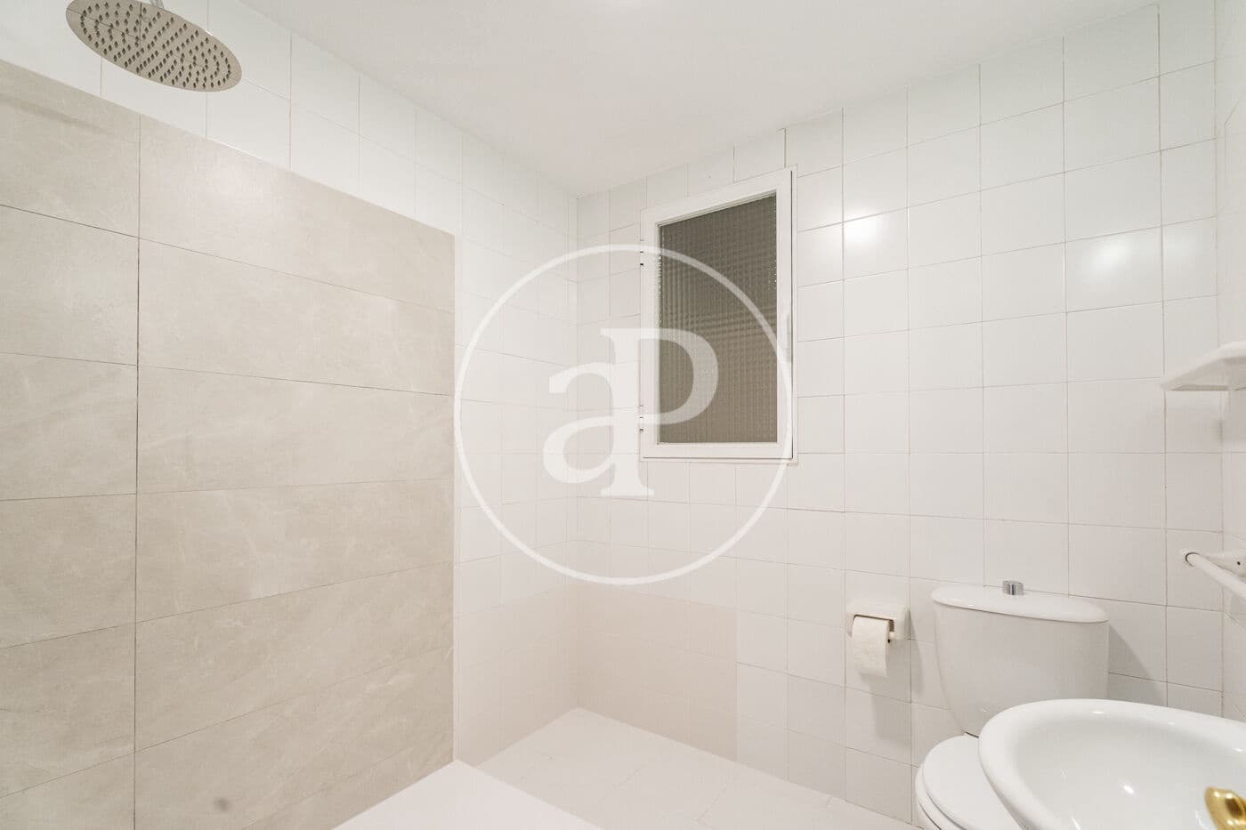 4 sovrum Lägenhet att hyra i Madrid stad - 2 700 € (Ref: 9375343)