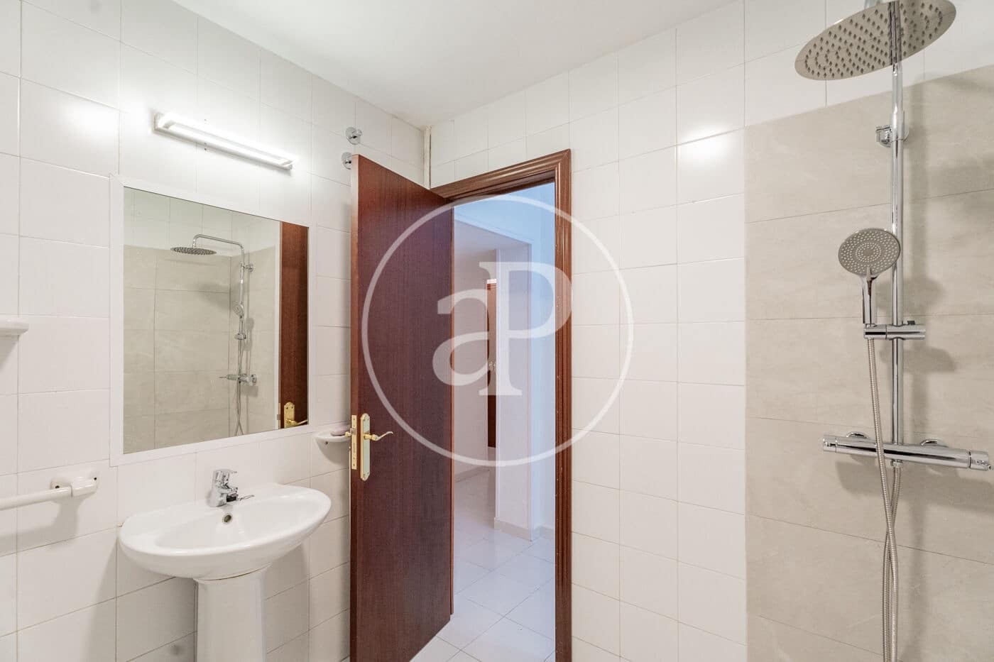 4 sovrum Lägenhet att hyra i Madrid stad - 2 700 € (Ref: 9375343)
