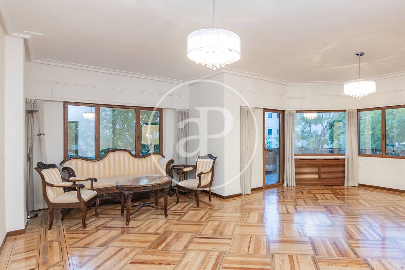 5 bedroom Apartment for rent in Madrid city - € 6,500 (Ref: 9375345)
