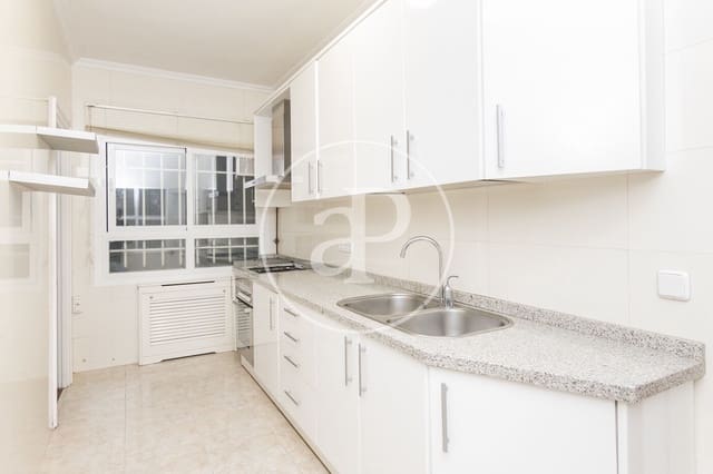 5 camera da letto Appartamento da affittare in Jerónimos, Madrid città - 5.500 € (Rif: 9375345)