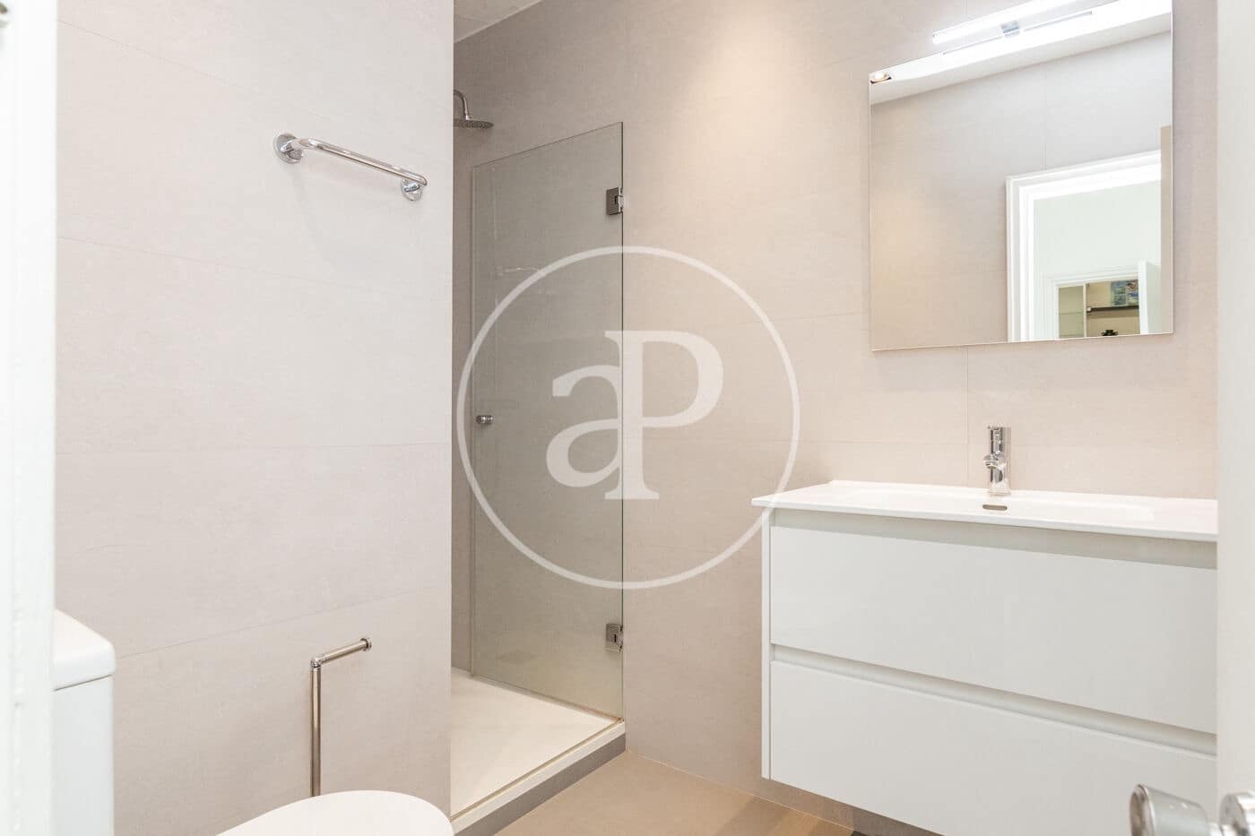 5 bedroom Apartment for rent in Madrid city - € 6,500 (Ref: 9375345)