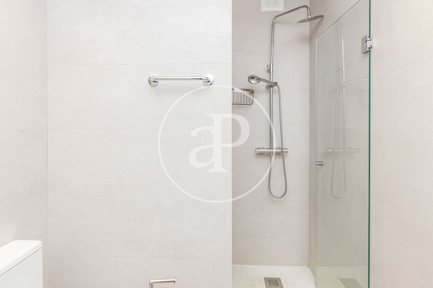 5 bedroom Apartment for rent in Madrid city - € 6,500 (Ref: 9375345)